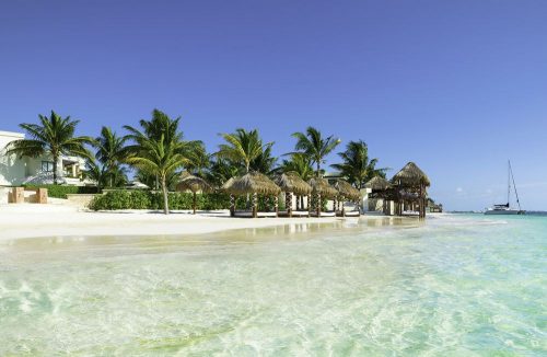 Deciding on all inclusive or a la carte is hard for a family vacation! But with a little research, this can help you find the right option for your family.