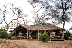 kuro-tented-camp-with-family
