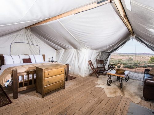 family-travel-with-under-canvas